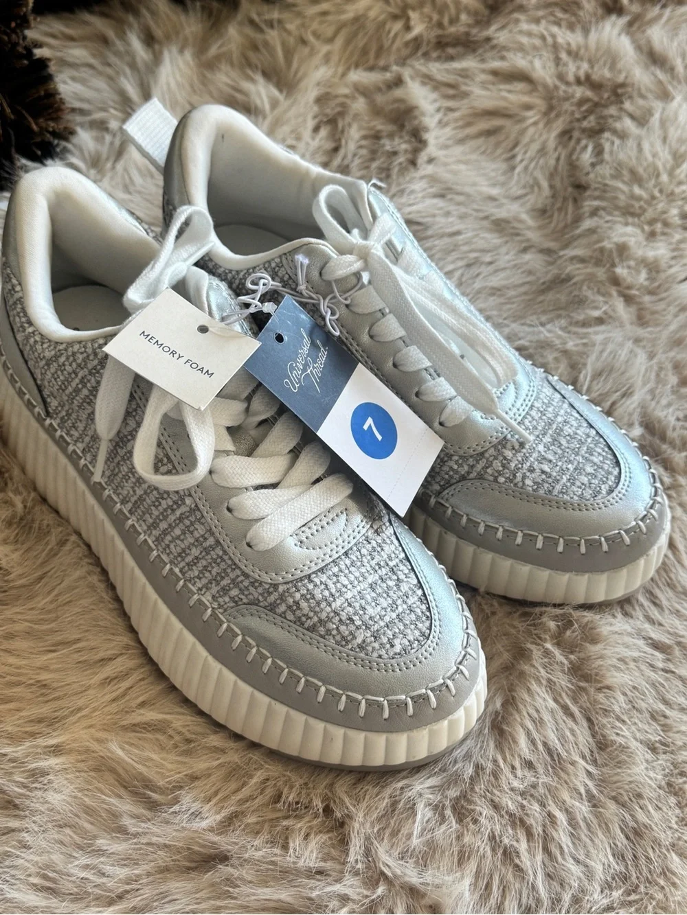 NWT Universal Thread Women's Persephone Sneakers in silver size 7